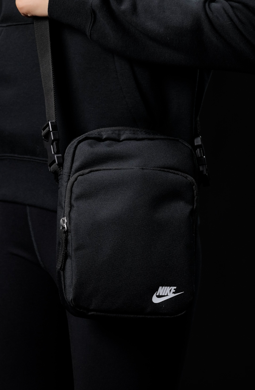 Amazon.com: Nike Unisex Heritage Crossbody Bag (4L), Black
